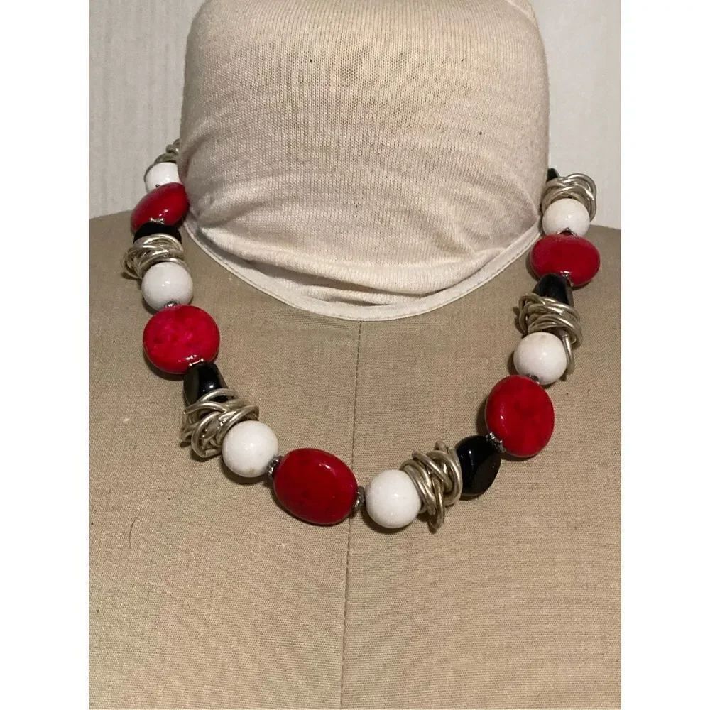 Necklace fashion jewelry beautiful red white black silver pattern